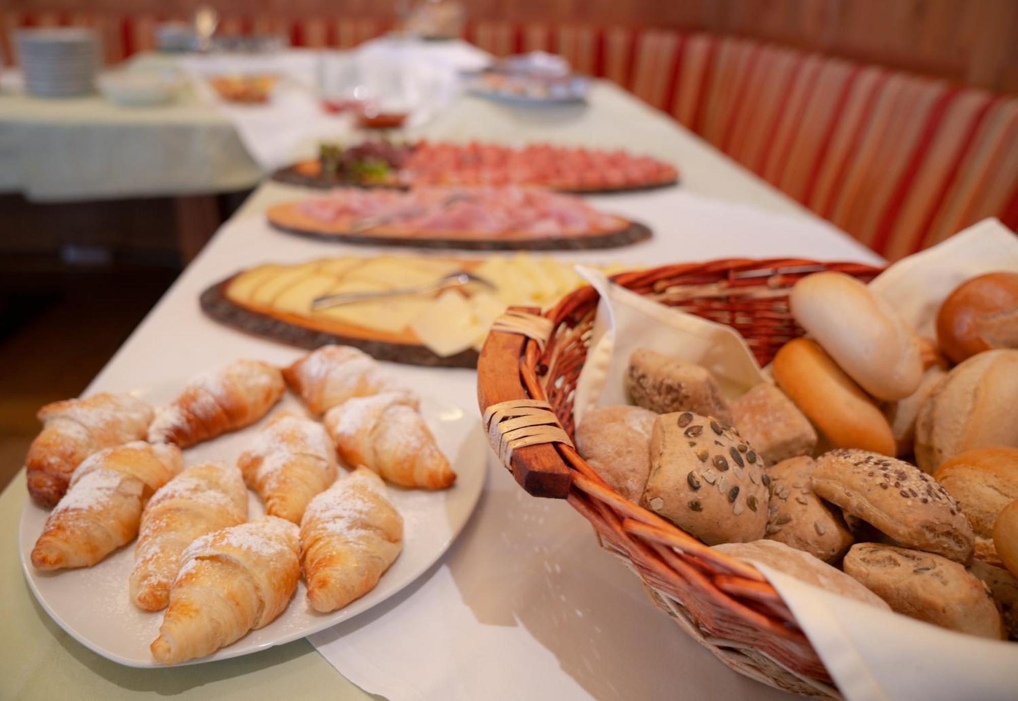 Gasthaus Bad Siess Longostagno المظهر الخارجي الصورة